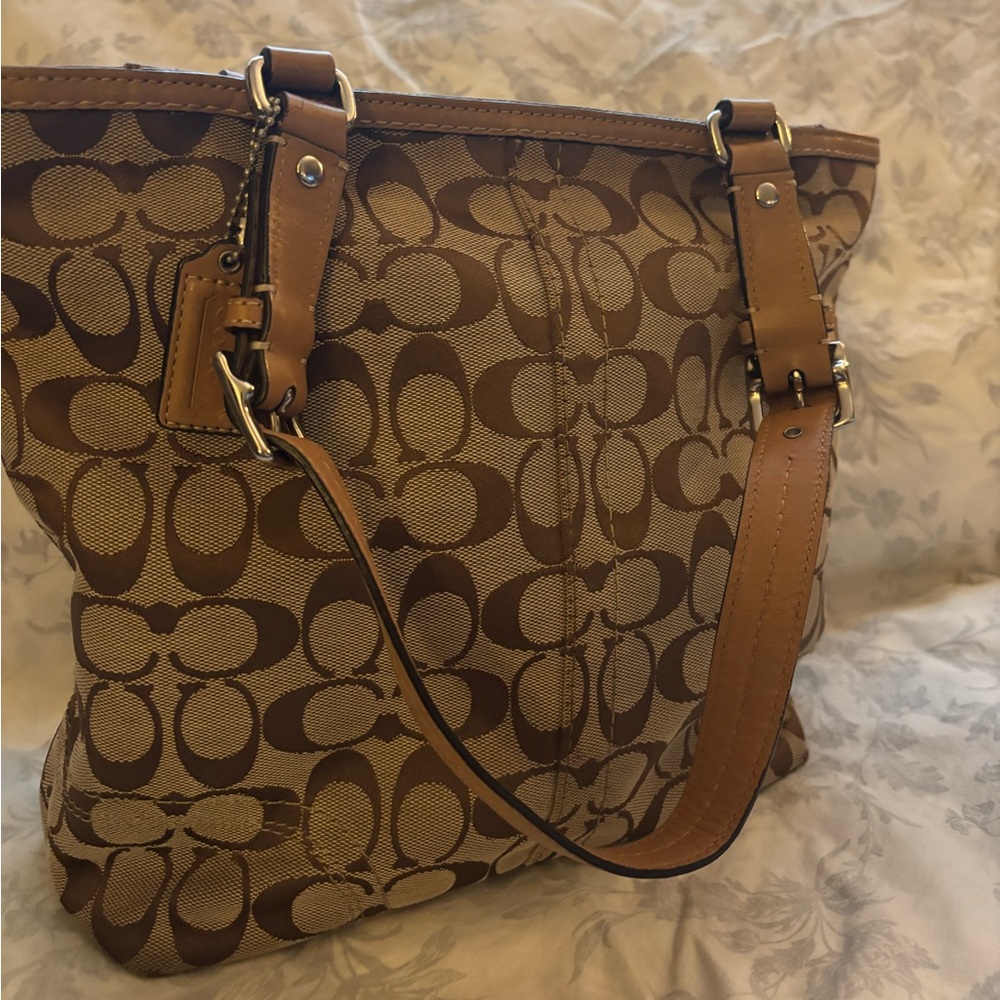 Coach Hampton Signature Canvas With Leather Trim Tote Bag - Picture 3 of 16